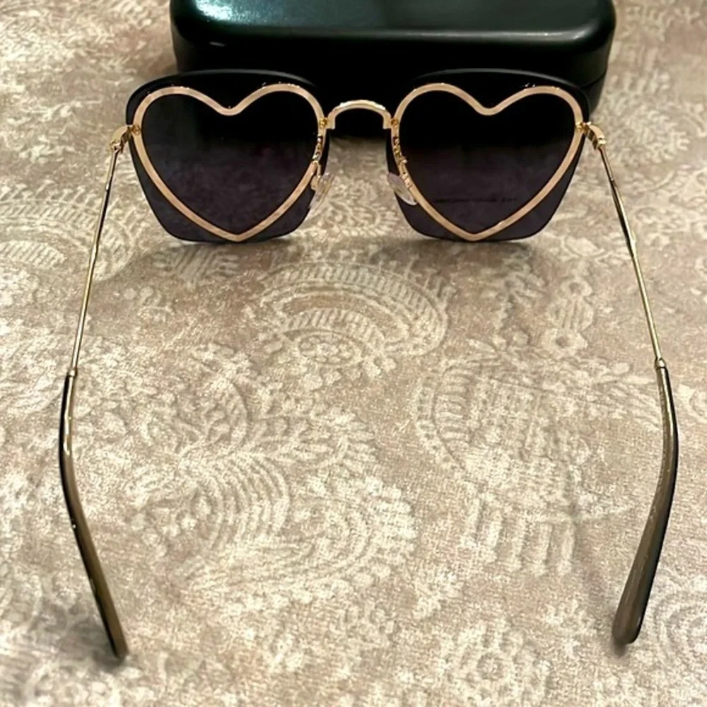 Brand New The Marc Jacobs Square Sunglasses w/ Gold Tone Metal Heart Shaped Rim